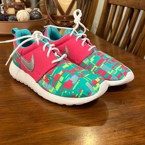 Nike Rosherun Print GS Shoes Sneakers 677784 601 Youth Girls Size 6 Y
